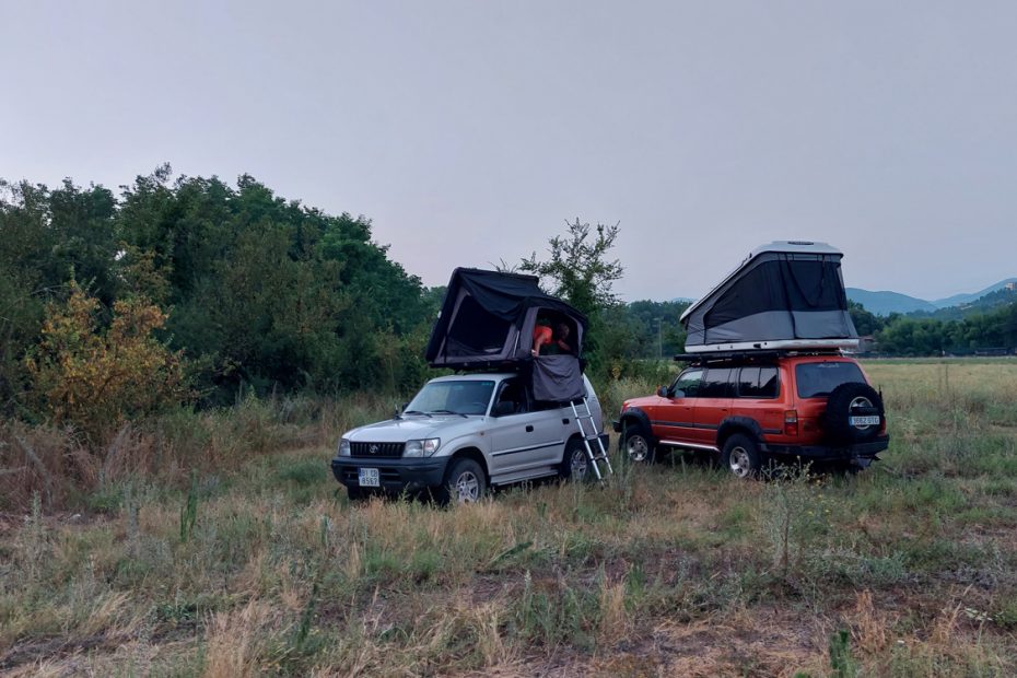 El camino hacia Albania