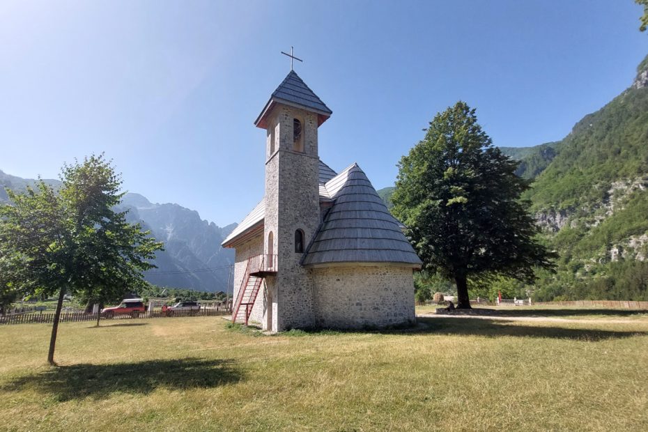 Despertar en los Alpes Albaneses